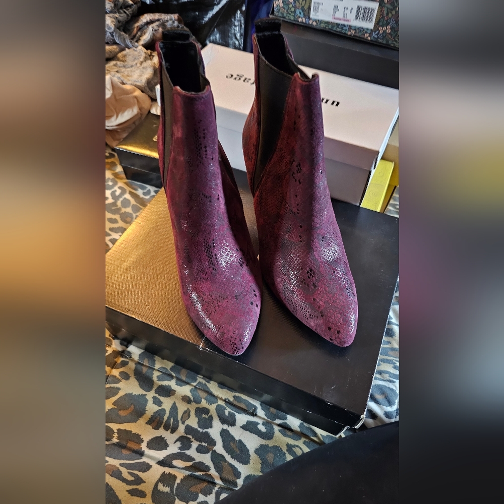Shoes - Picture 4 of 8